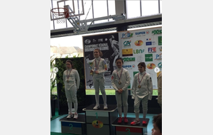 5c7f9b65bb442_podiumClemence.jpg